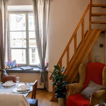 Old Town Folk Apartment Varşovia Exterior foto