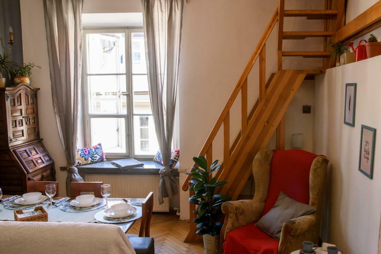 Old Town Folk Apartment Varşovia Exterior foto