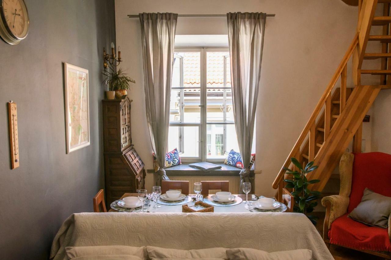 Old Town Folk Apartment Varşovia Exterior foto